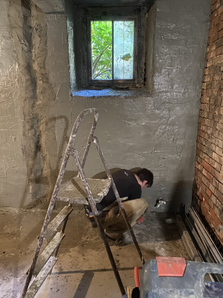 hydroizolacja powłokowa szlamem piwnica Flisacka Kraków