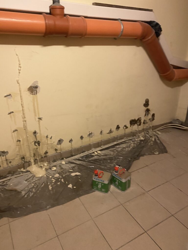 iniekcja przecieków ściany tropiszów 2